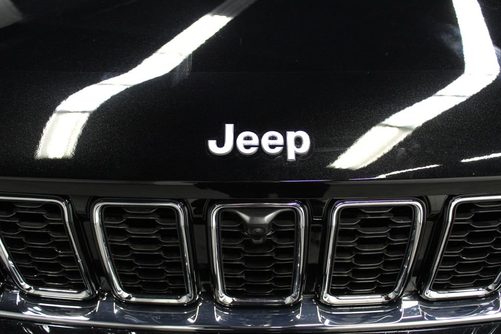 New 2025 Jeep Grand Cherokee Limited w/ Luxury Tech Group II image 36