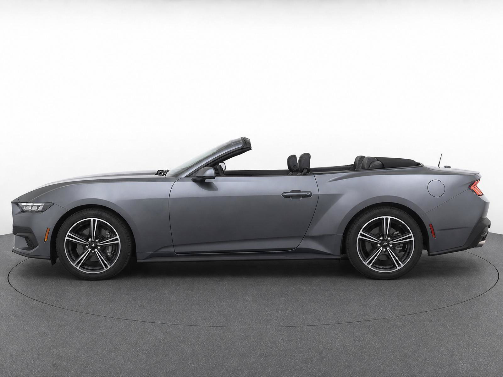 Used 2025 Ford Mustang Premium RWD image 6