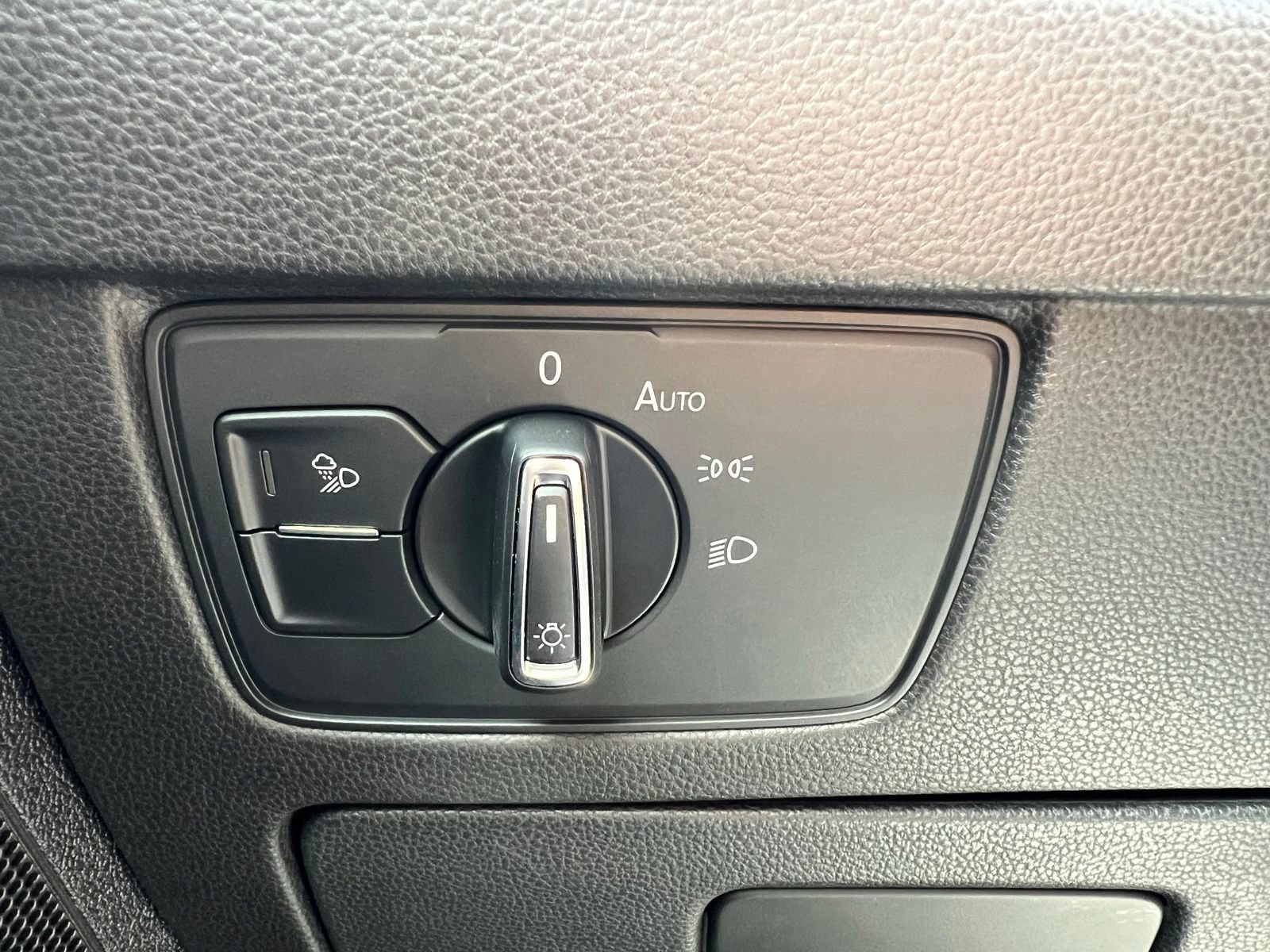 Used 2023 Volkswagen Arteon SEL AWD/4WD image 37