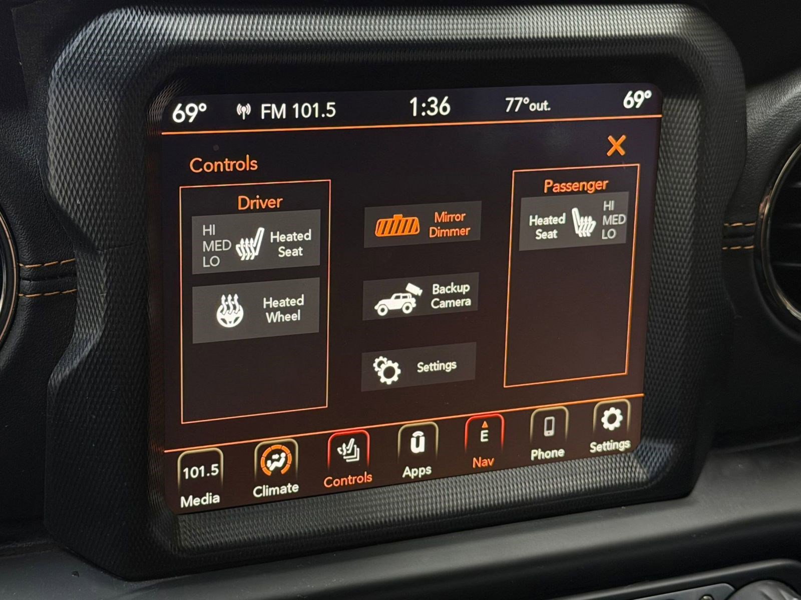 Used 2021 Jeep Wrangler Unlimited Sahara AWD/4WD image 27