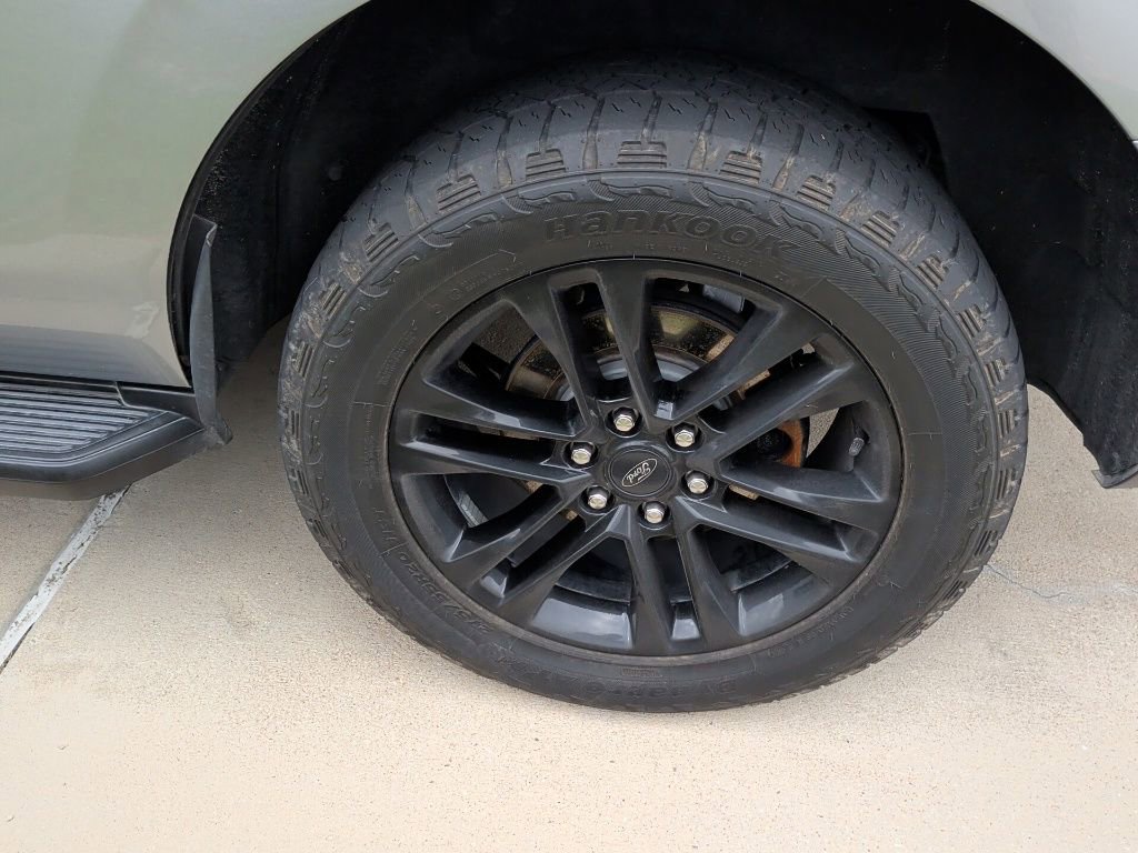 Used 2024 Ford Expedition XLT RWD image 10