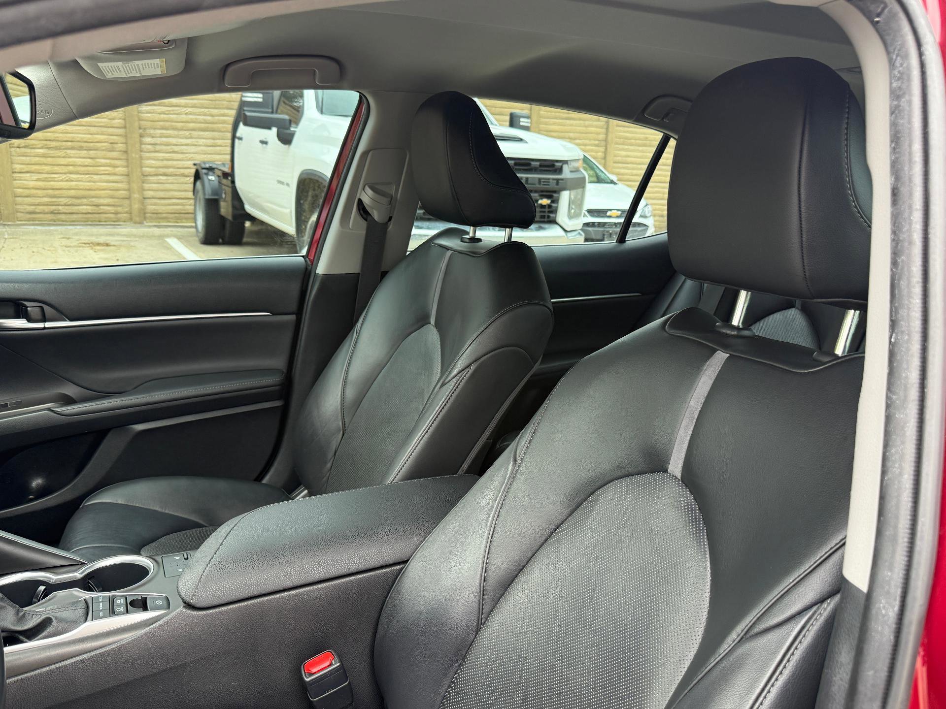 Used 2022 Toyota Camry XLE image 17