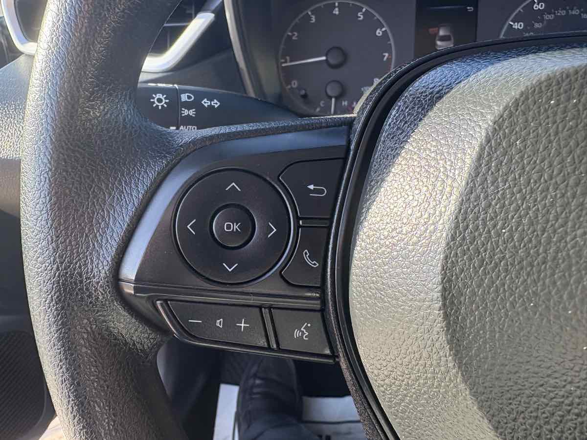 Used 2025 Toyota Corolla LE image 20