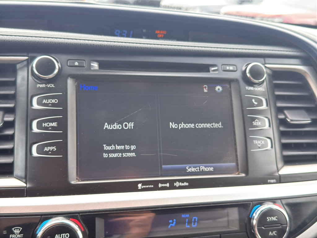 Used 2019 Toyota Highlander Plus AWD/4WD image 18