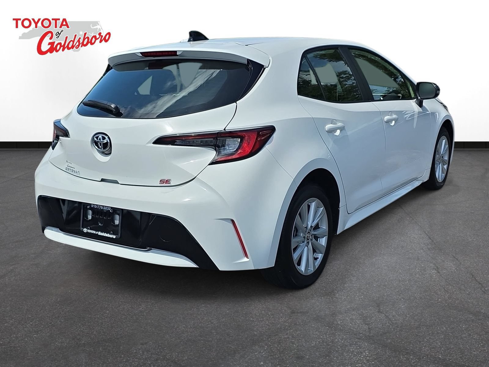 Used 2026 Toyota Corolla SE FWD image 5