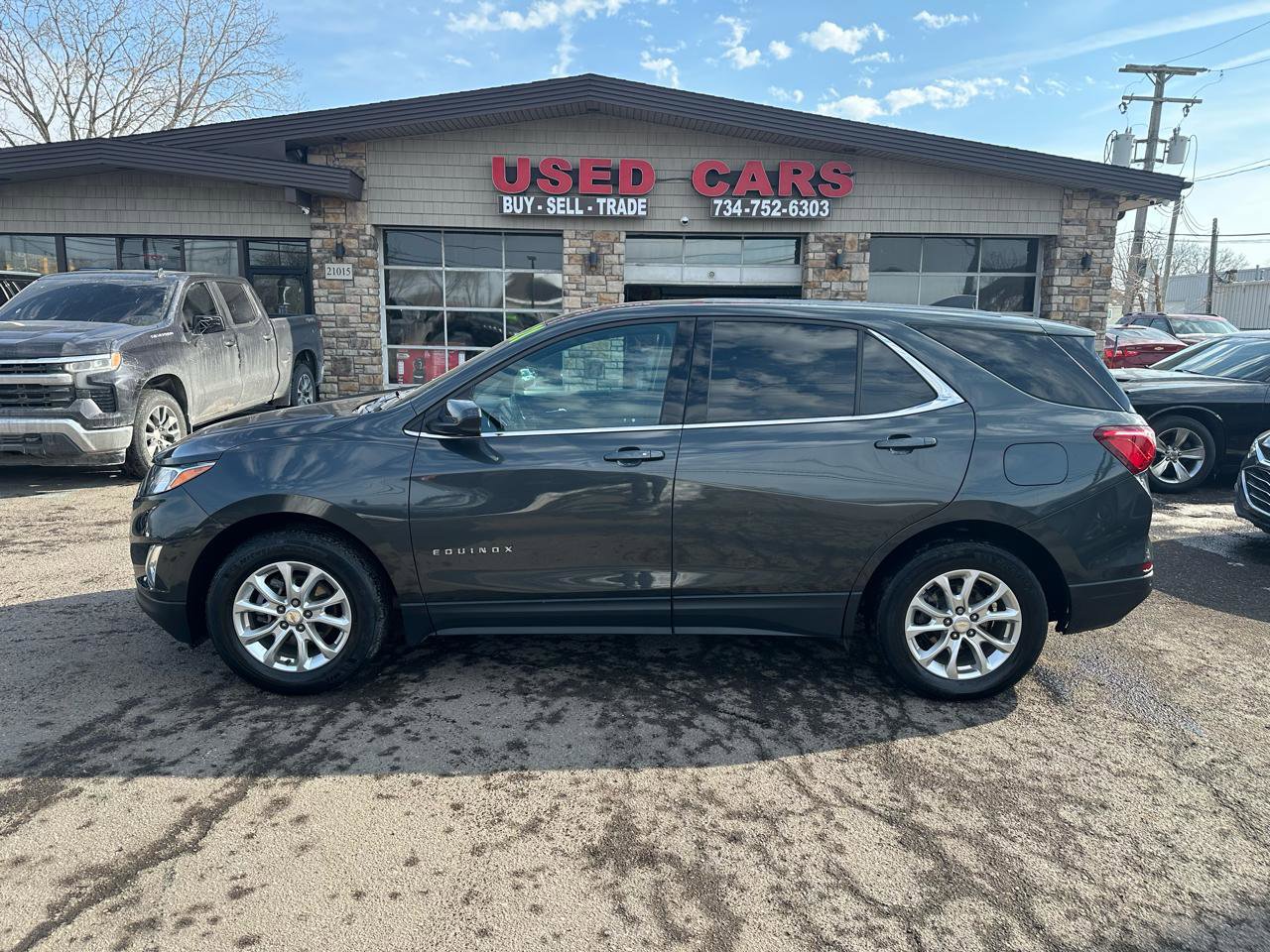 Used 2020 Chevrolet Equinox LT w/ Driver Convenience Package image 4