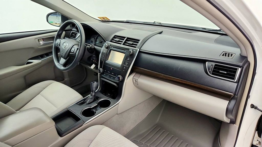 Used 2015 Toyota Camry LE FWD image 23