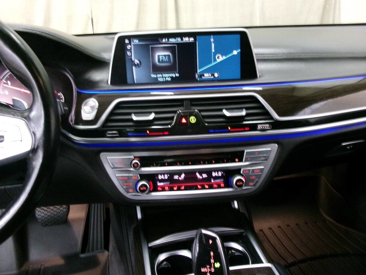 Used 2016 BMW 750i xDrive image 35