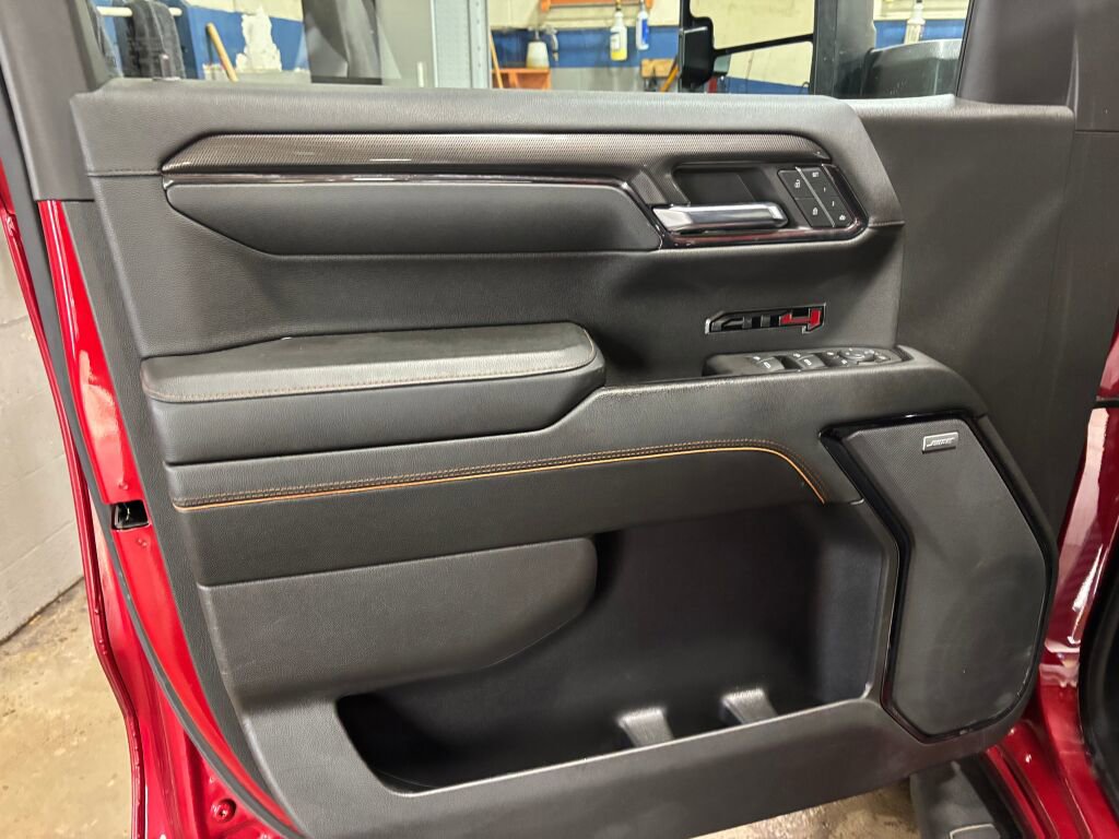 Used 2024 GMC Sierra 1500 AT4 w/ Technology Package image 6