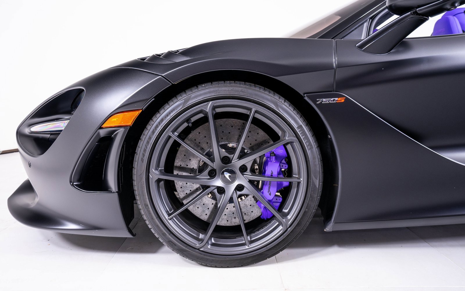 Used 2024 McLaren 750S Spider image 18