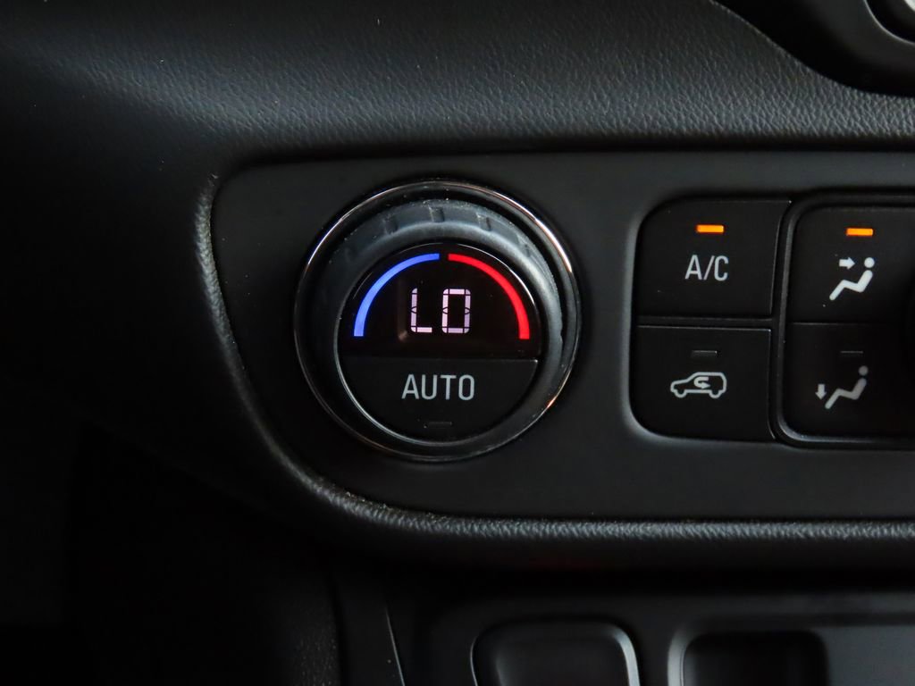 Used 2020 GMC Terrain SLE w/ Driver Convenience Package image 31