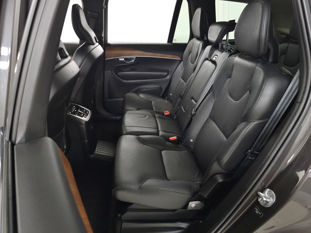 Certified 2024 Volvo XC90 T8 Plus w/ Protection Package Premier AWD/4WD image 38