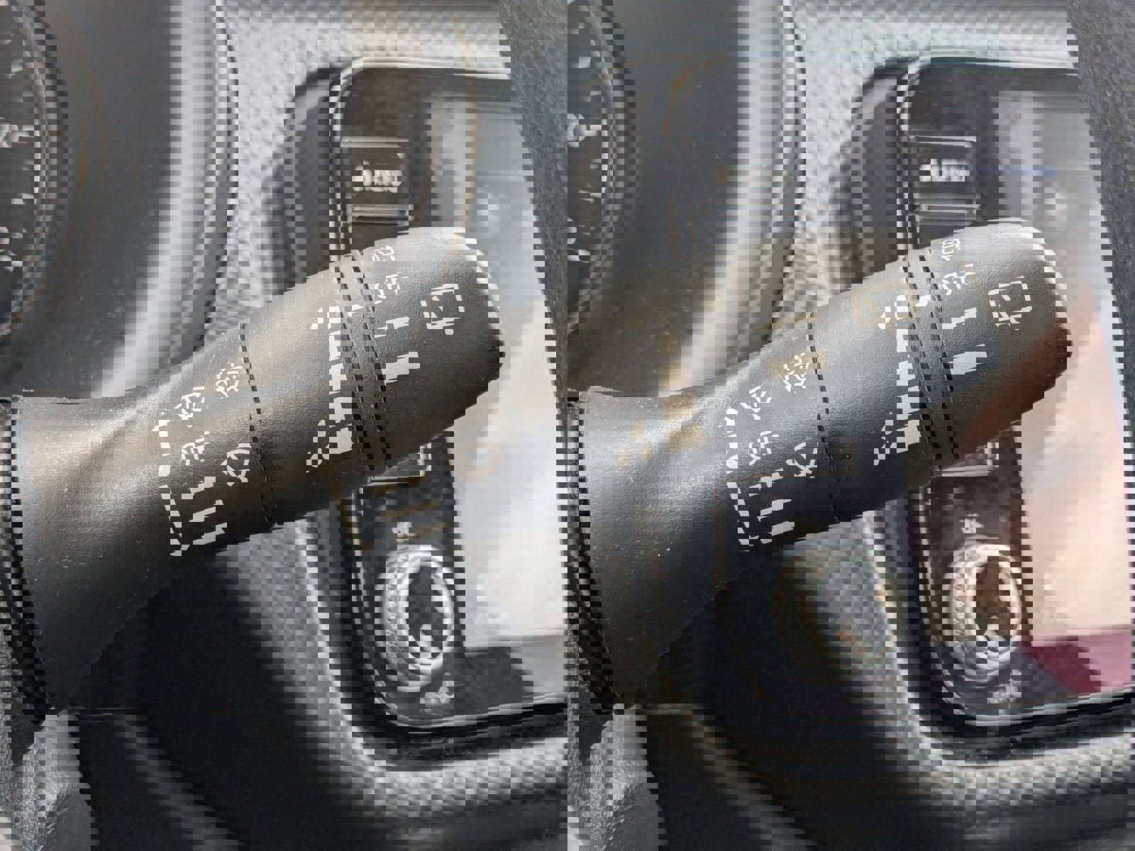 Used 2024 Nissan Kicks SV image 14