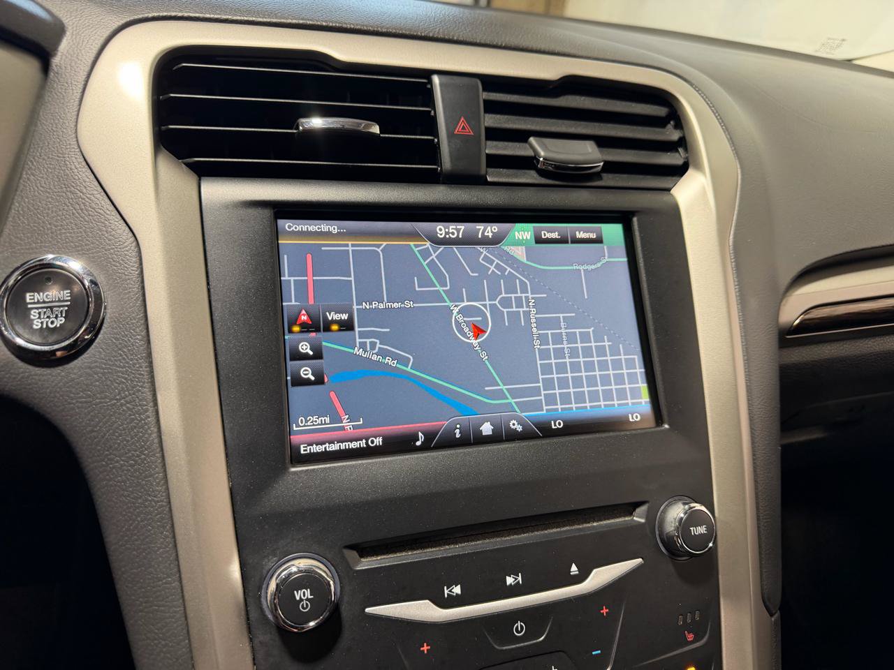 Used 2014 Ford Fusion SE w/ Equipment Group 202A FWD image 31