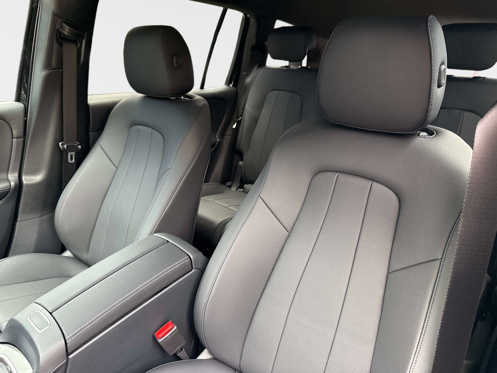 New 2026 Mercedes-Benz GLB 250 image 21
