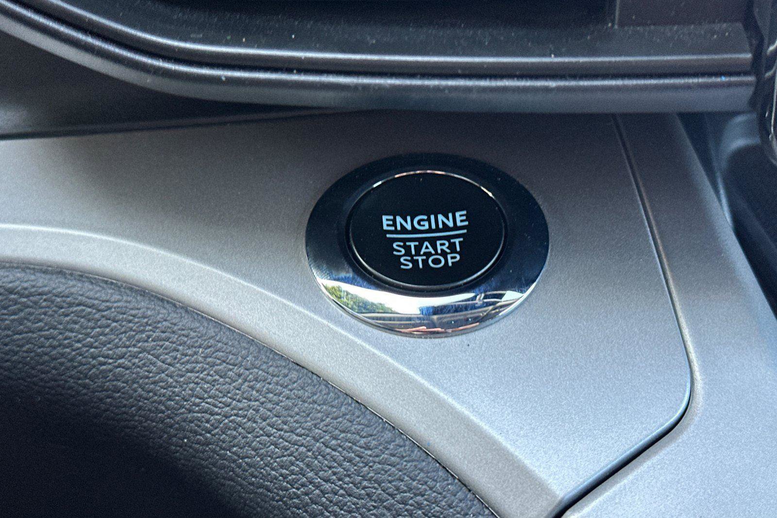 Used 2023 Ford Explorer XLT image 25