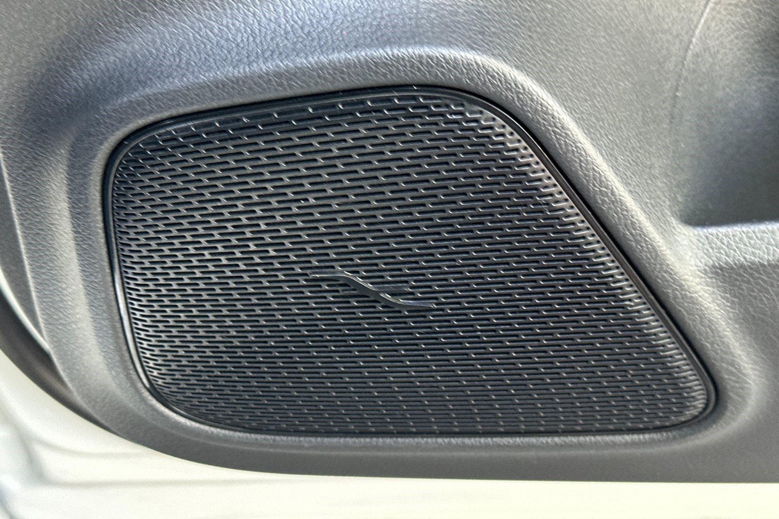 Certified 2023 Mercedes-Benz EQB 300 4MATIC image 33
