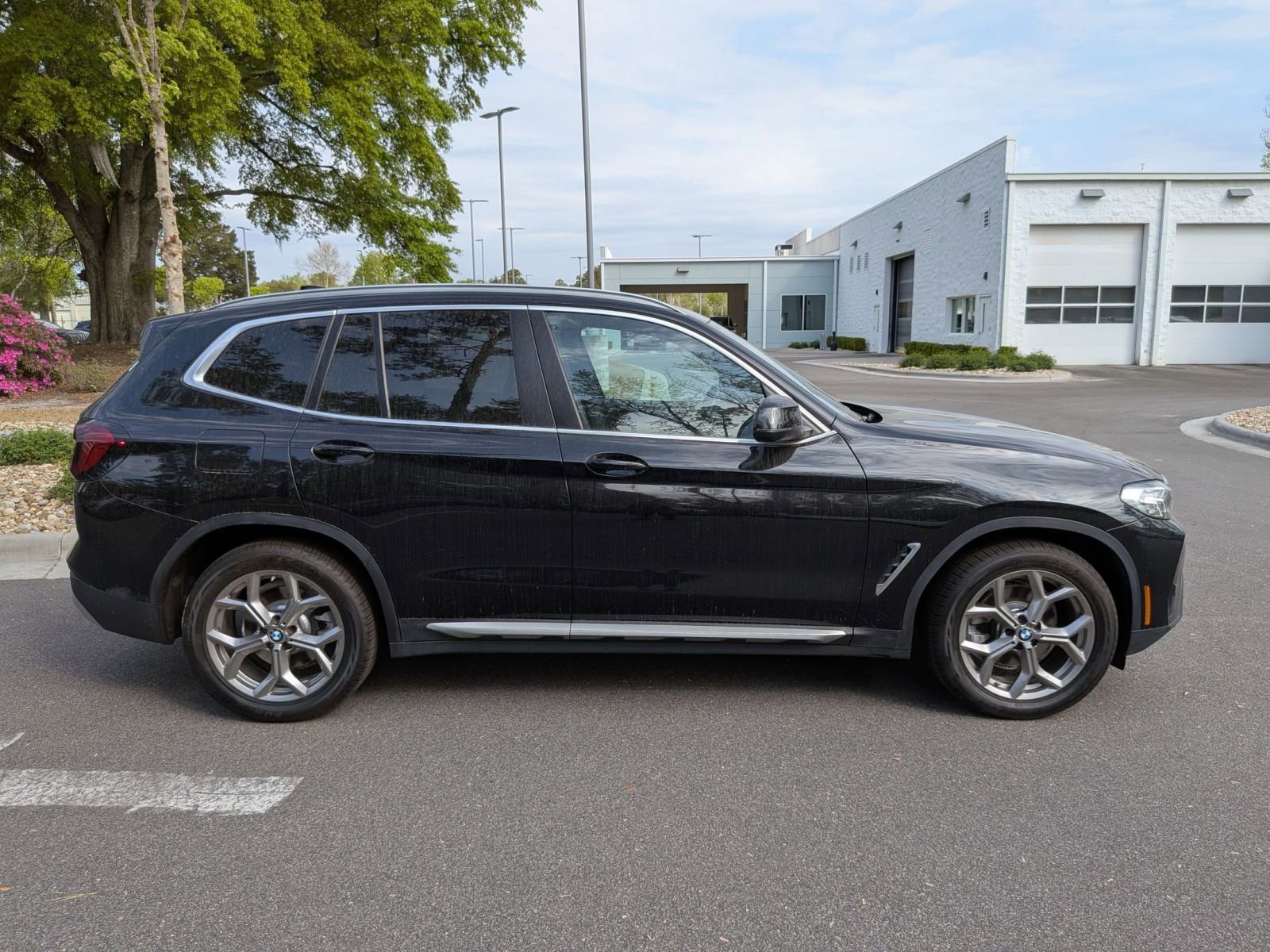 Used 2023 BMW X3 xDrive30i w/ Premium Package AWD/4WD image 2