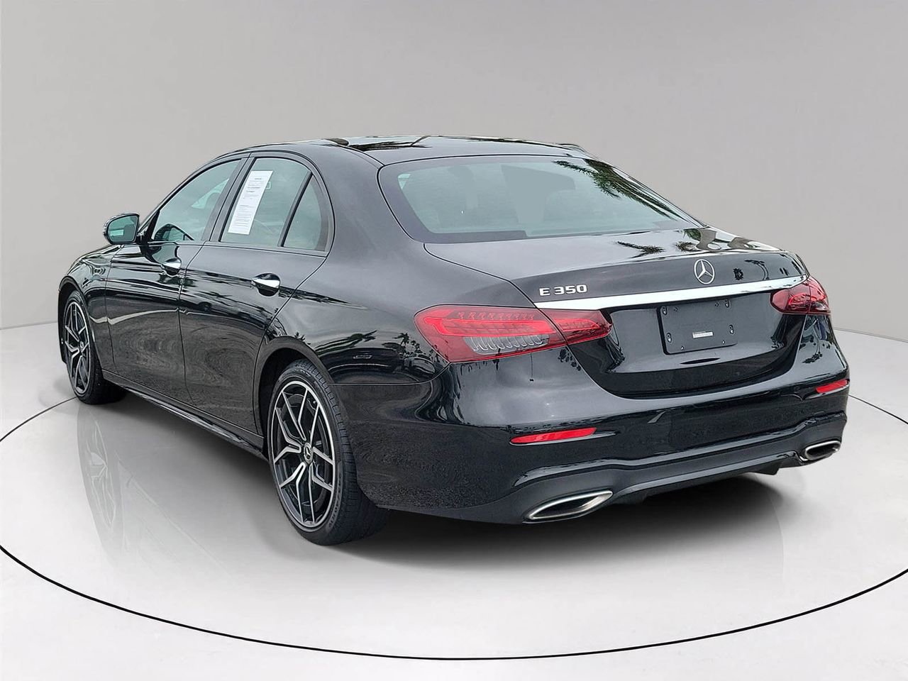 Used 2022 Mercedes-Benz E 350 Sedan image 4