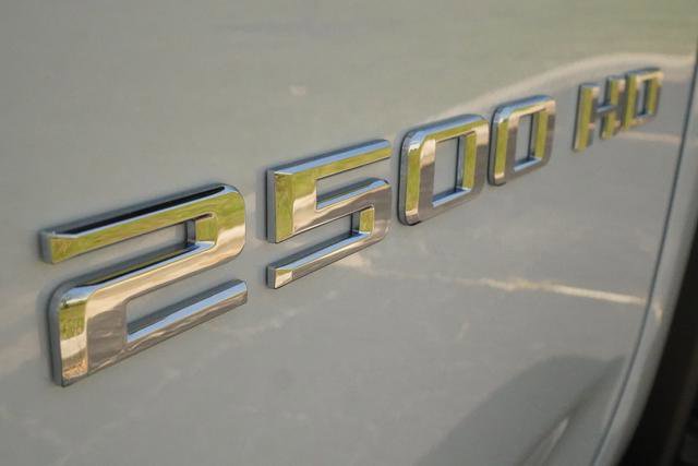Used 2026 Chevrolet Silverado 2500 ZR2 AWD/4WD image 46