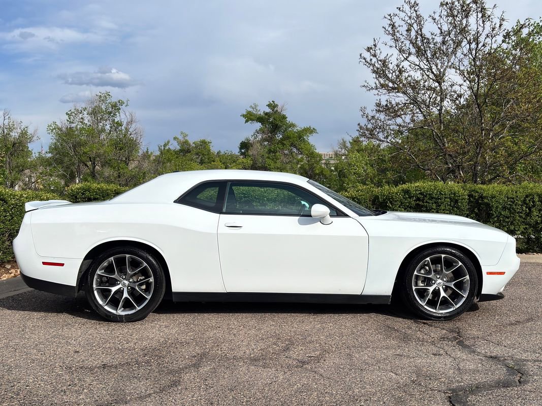 Used 2022 Dodge Challenger GT RWD image 3