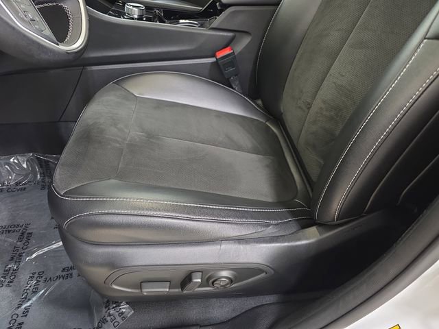 Used 2023 Jeep Grand Cherokee Altitude image 29