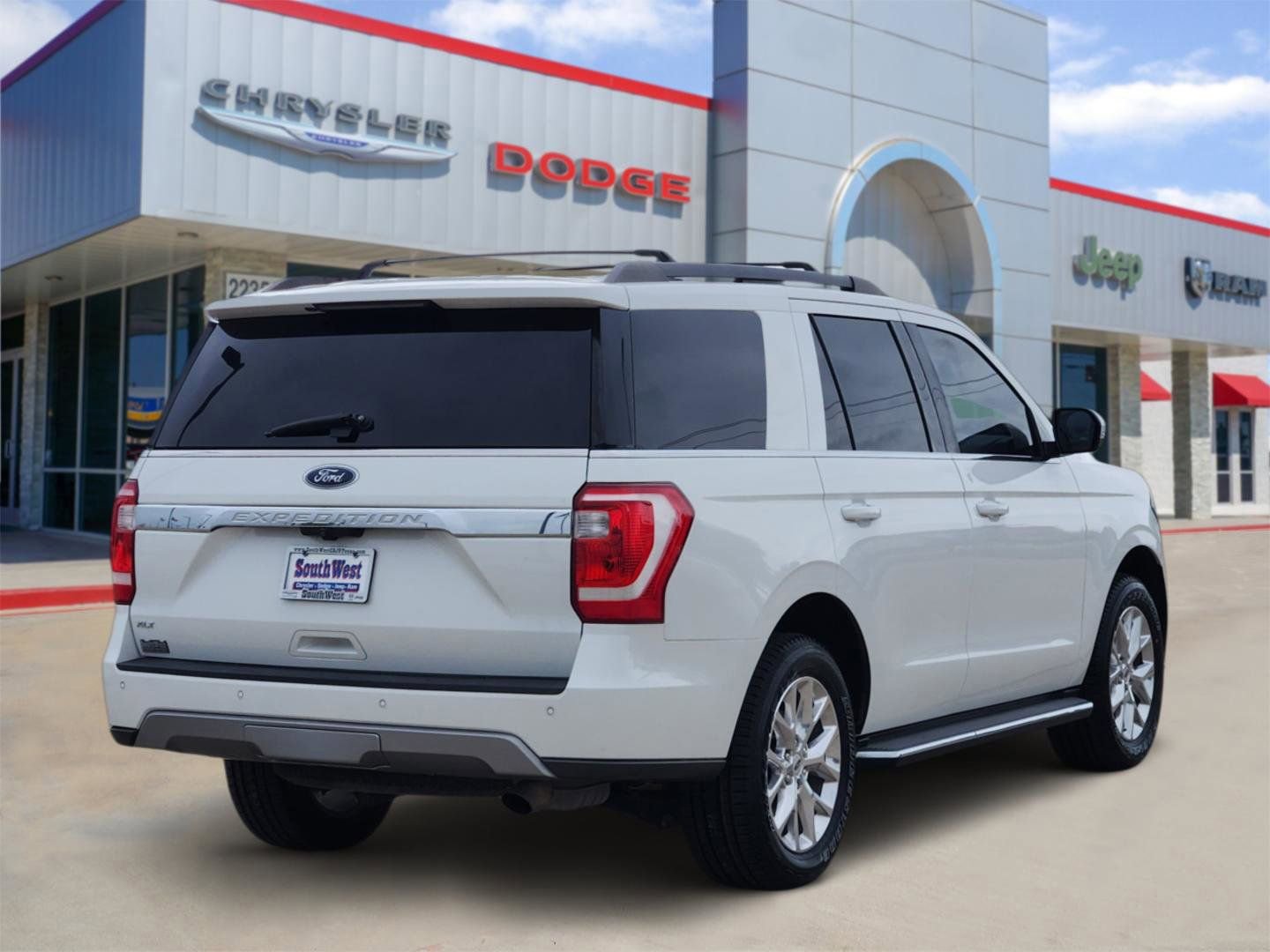 Used 2021 Ford Expedition XLT RWD image 5