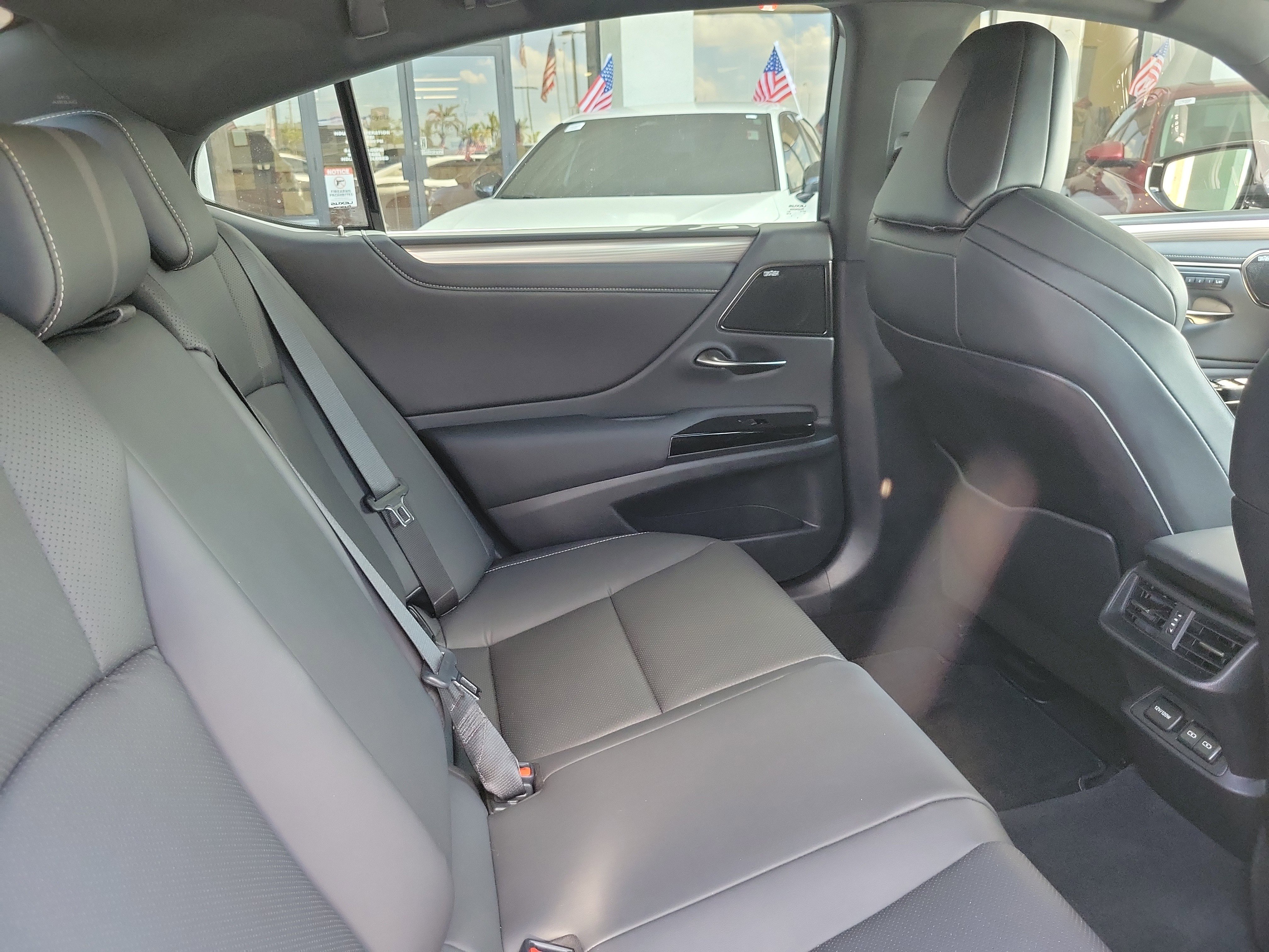 Used 2024 Lexus ES 350 F Sport w/ Accessory Package (Z2) FWD image 14