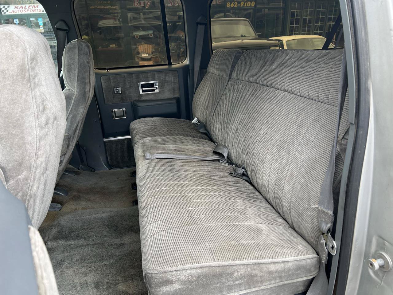 Used 1989 GMC Suburban 4WD image 12