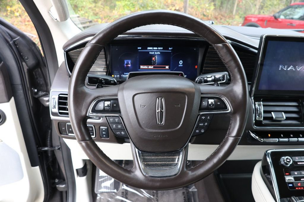 Used 2024 Lincoln Navigator Black Label image 13