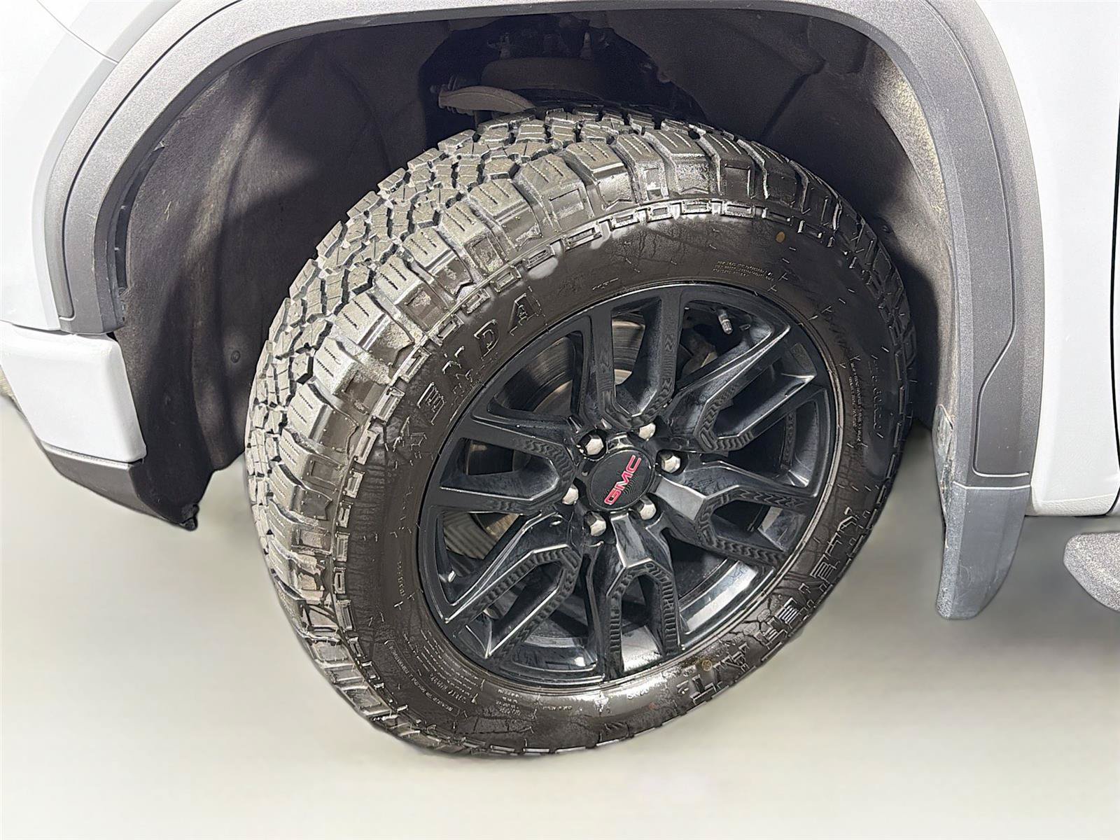 Used 2024 GMC Sierra 1500 Elevation w/ X31 Off-Road Package AWD/4WD image 38