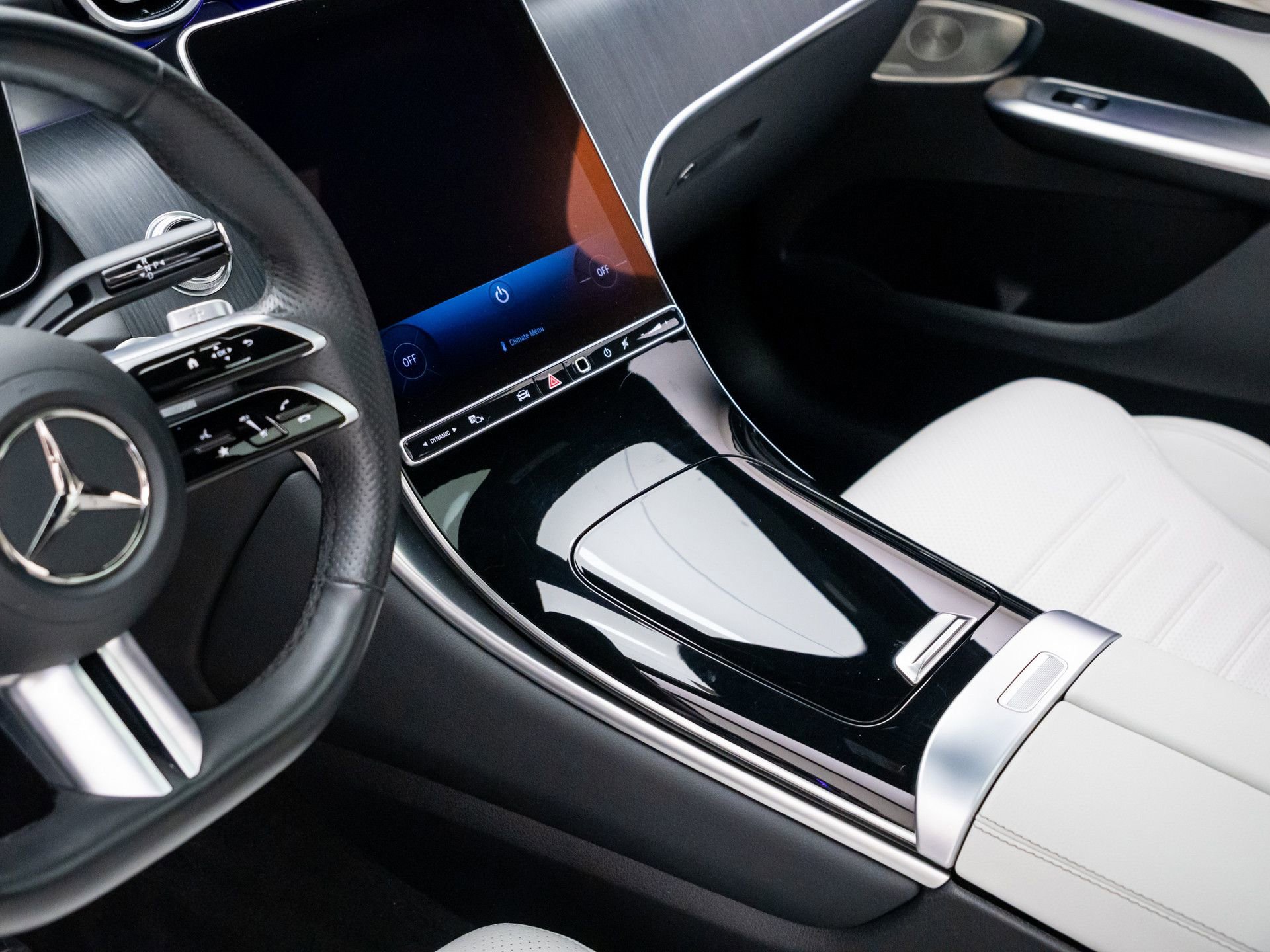 Used 2023 Mercedes-Benz GLC 300 4MATIC image 12