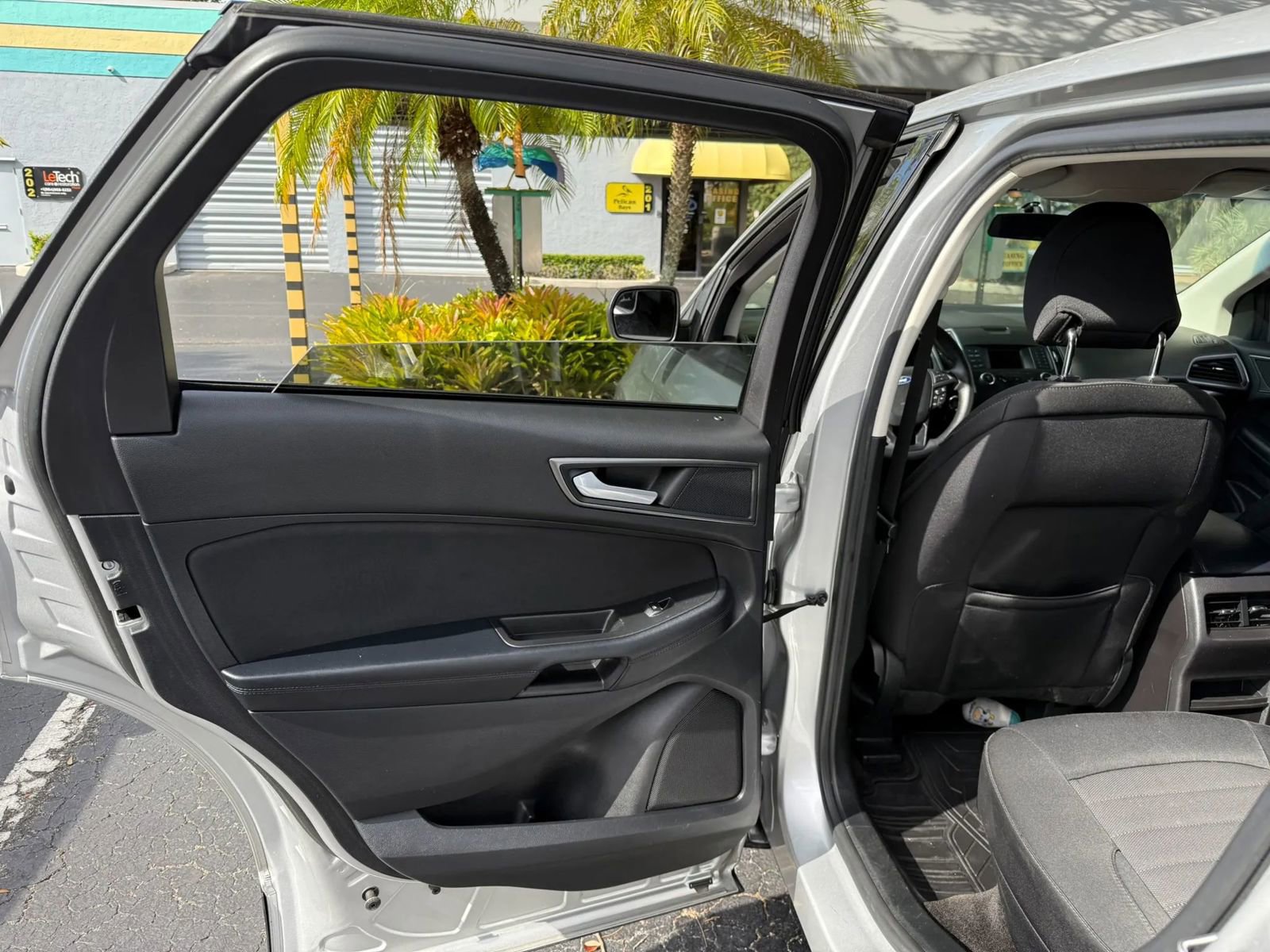 Used 2018 Ford Edge SE image 22