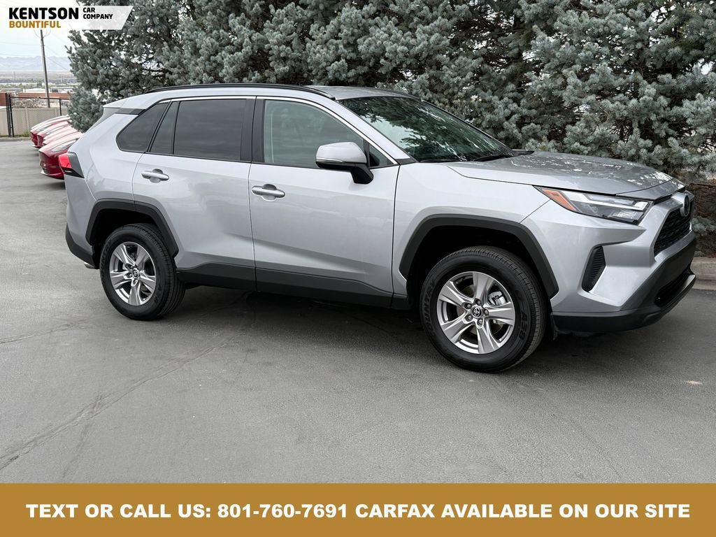 Used 2025 Toyota RAV4 XLE image 11