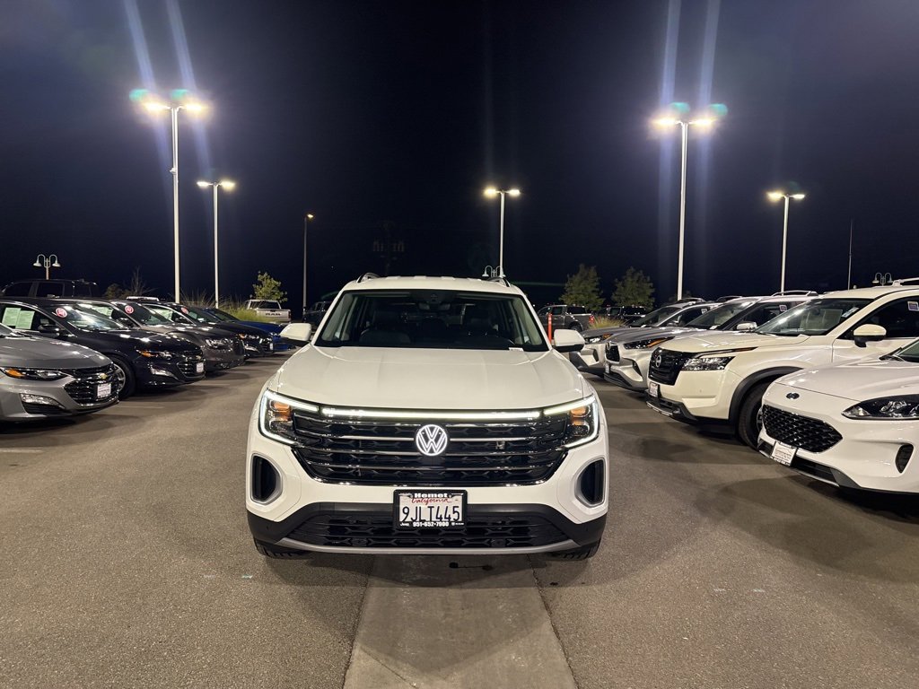 Used 2024 Volkswagen Atlas SE image 3