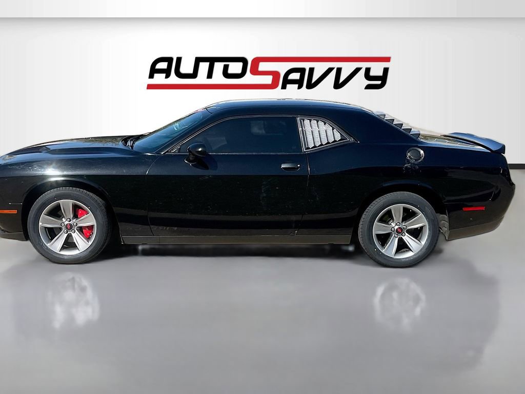 Used 2021 Dodge Challenger SXT RWD image 4