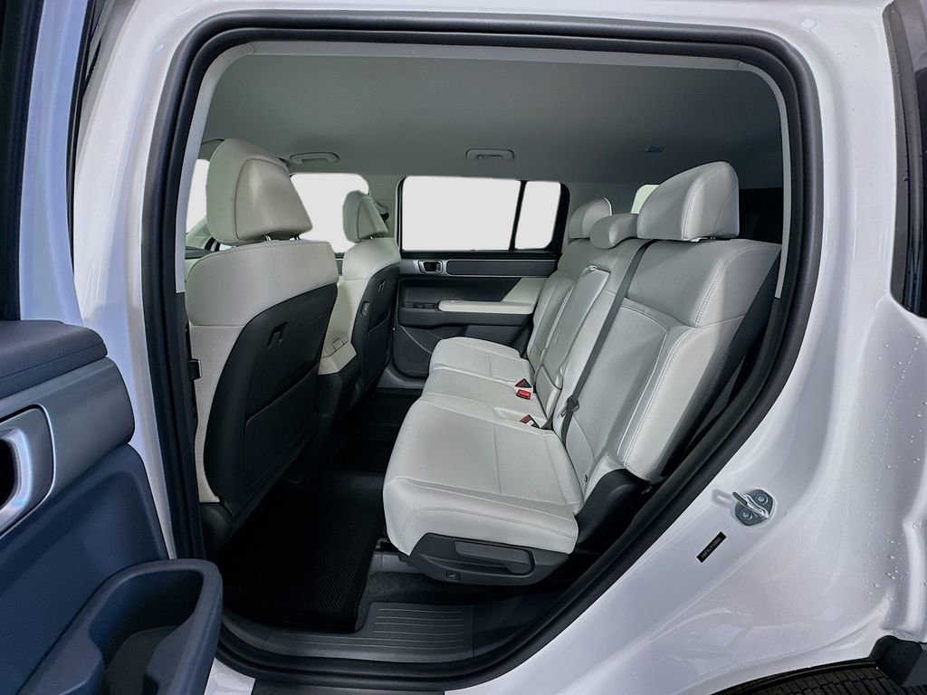 New 2026 Hyundai Santa Fe SE image 16