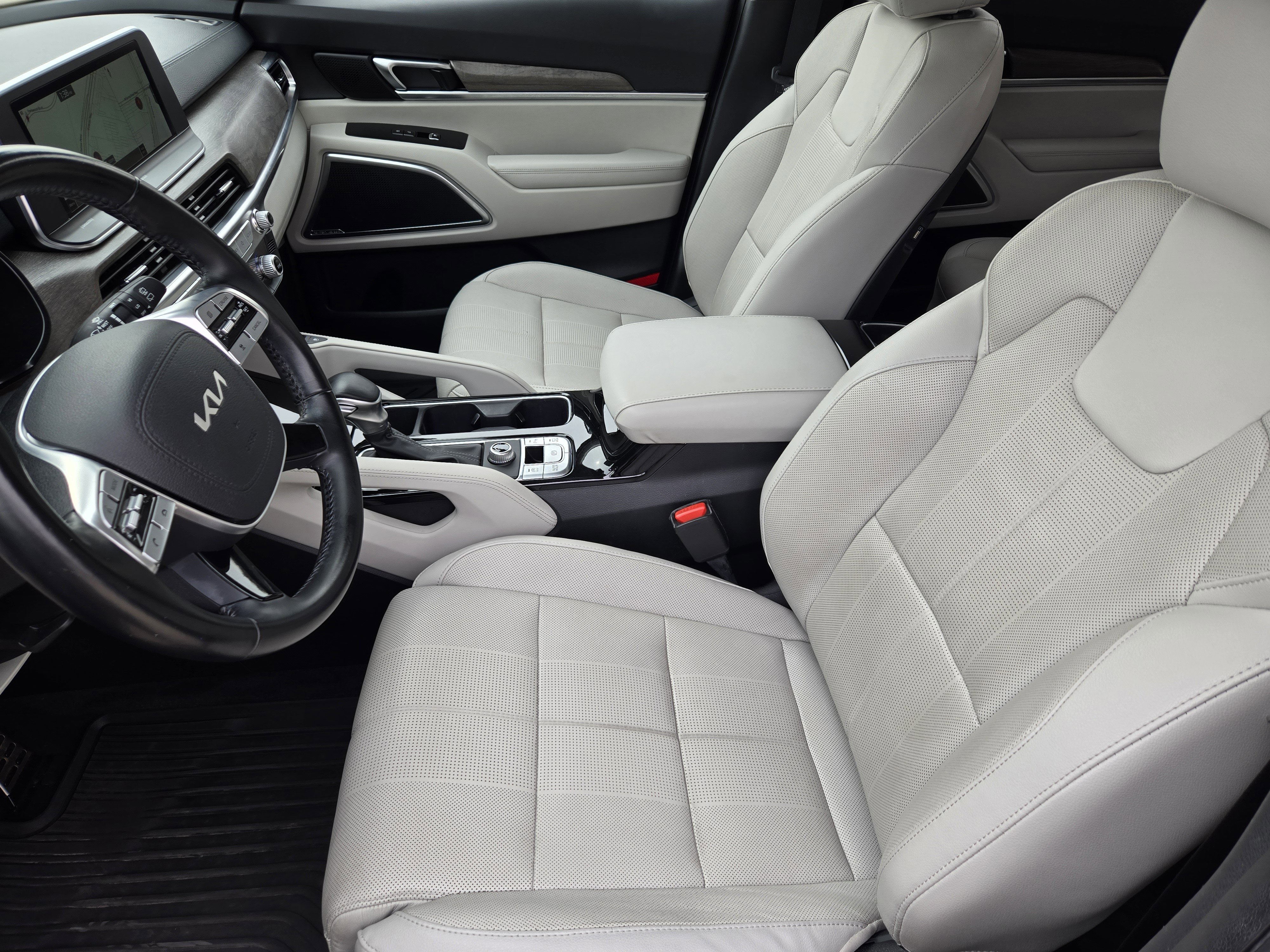 Used 2022 Kia Telluride SX w/ Towing Package image 17