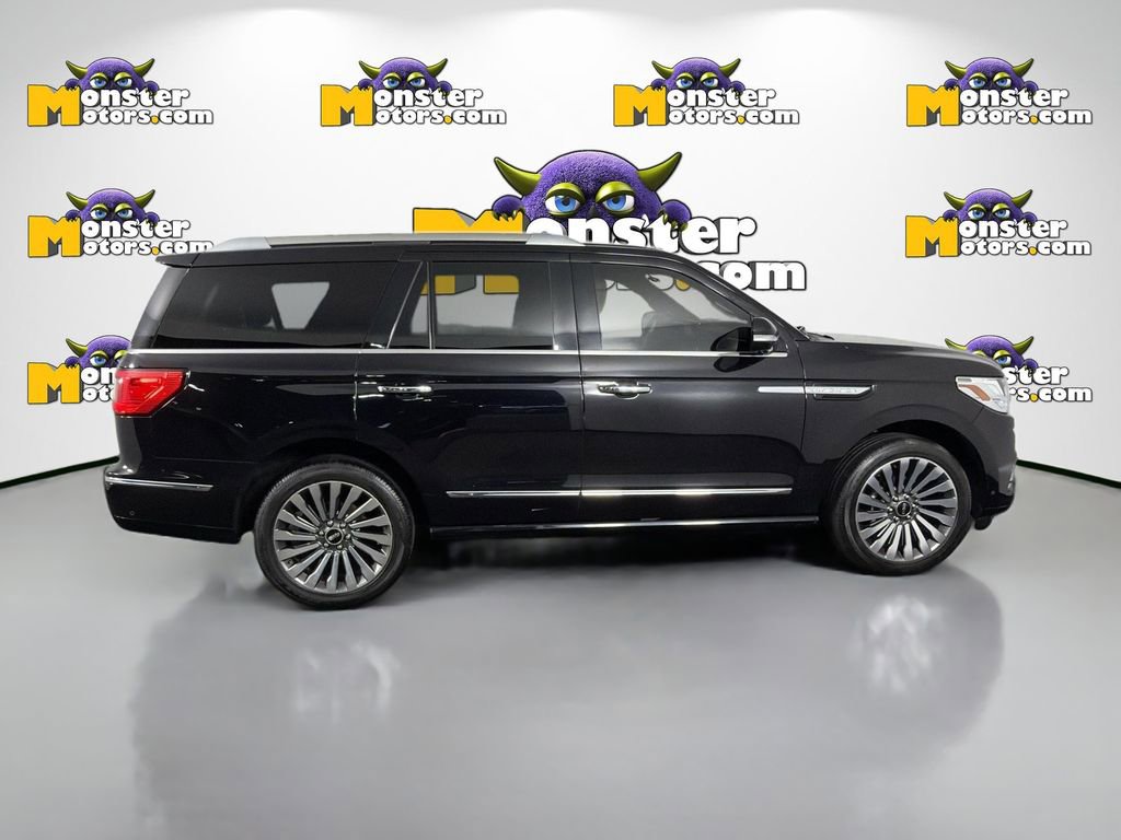 Used 2019 Lincoln Navigator Reserve image 4