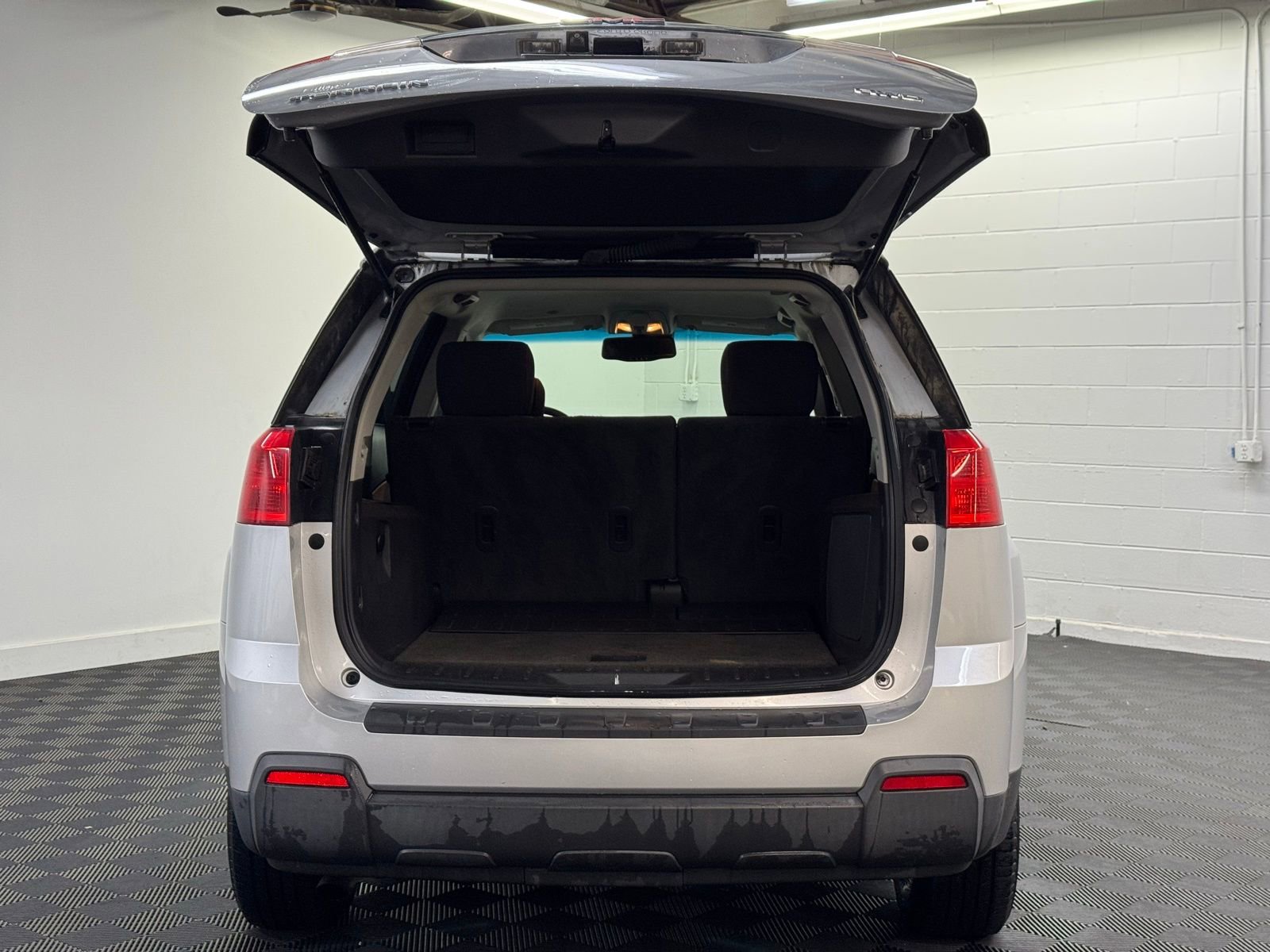 Used 2011 GMC Terrain SLE image 33