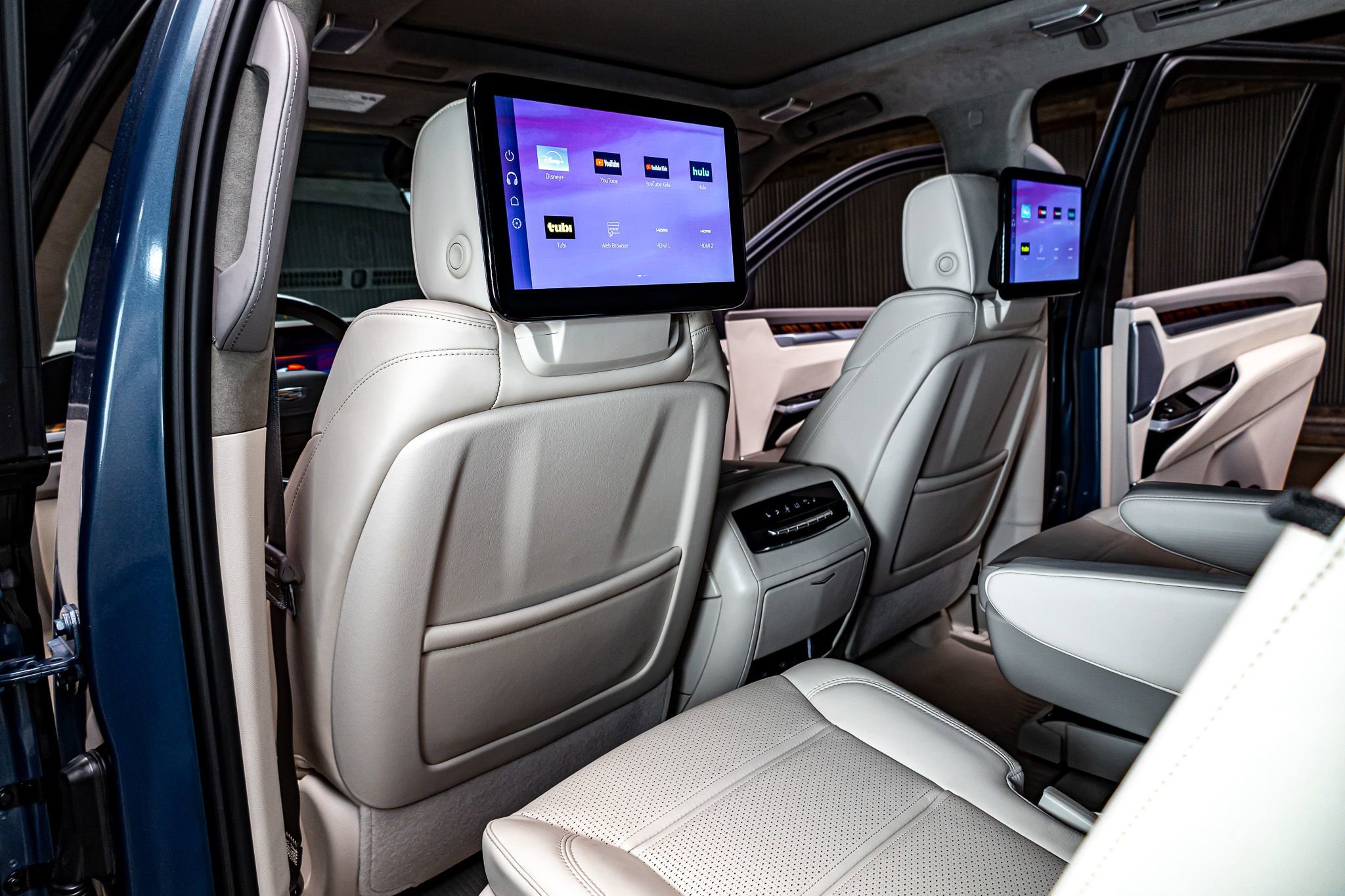 Used 2025 Cadillac Escalade Sport Platinum w/ LPO, Floor Liner Package image 25