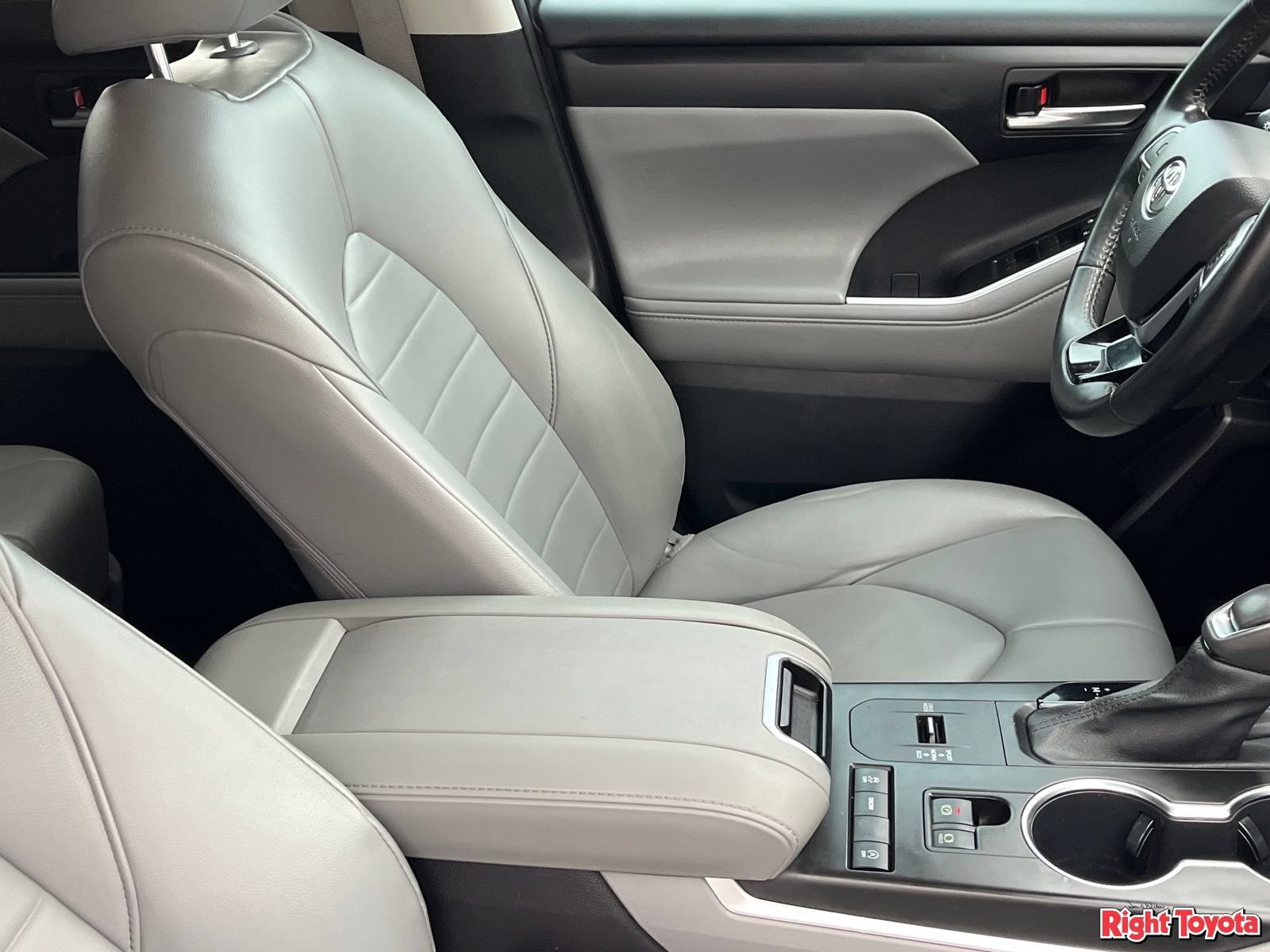 Certified 2021 Toyota Highlander XLE FWD image 14