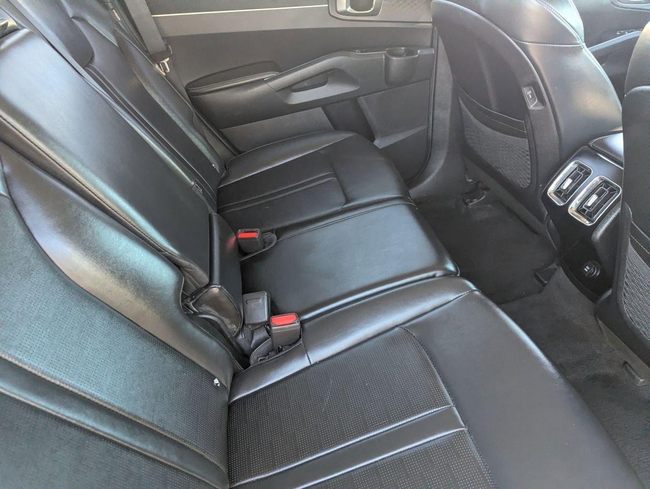 Used 2024 Kia Sorento S AWD/4WD image 15