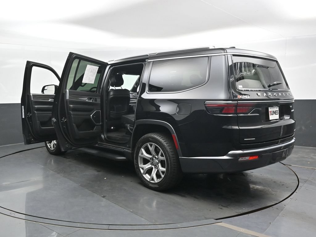 Used 2022 Jeep Wagoneer Series II AWD/4WD image 47