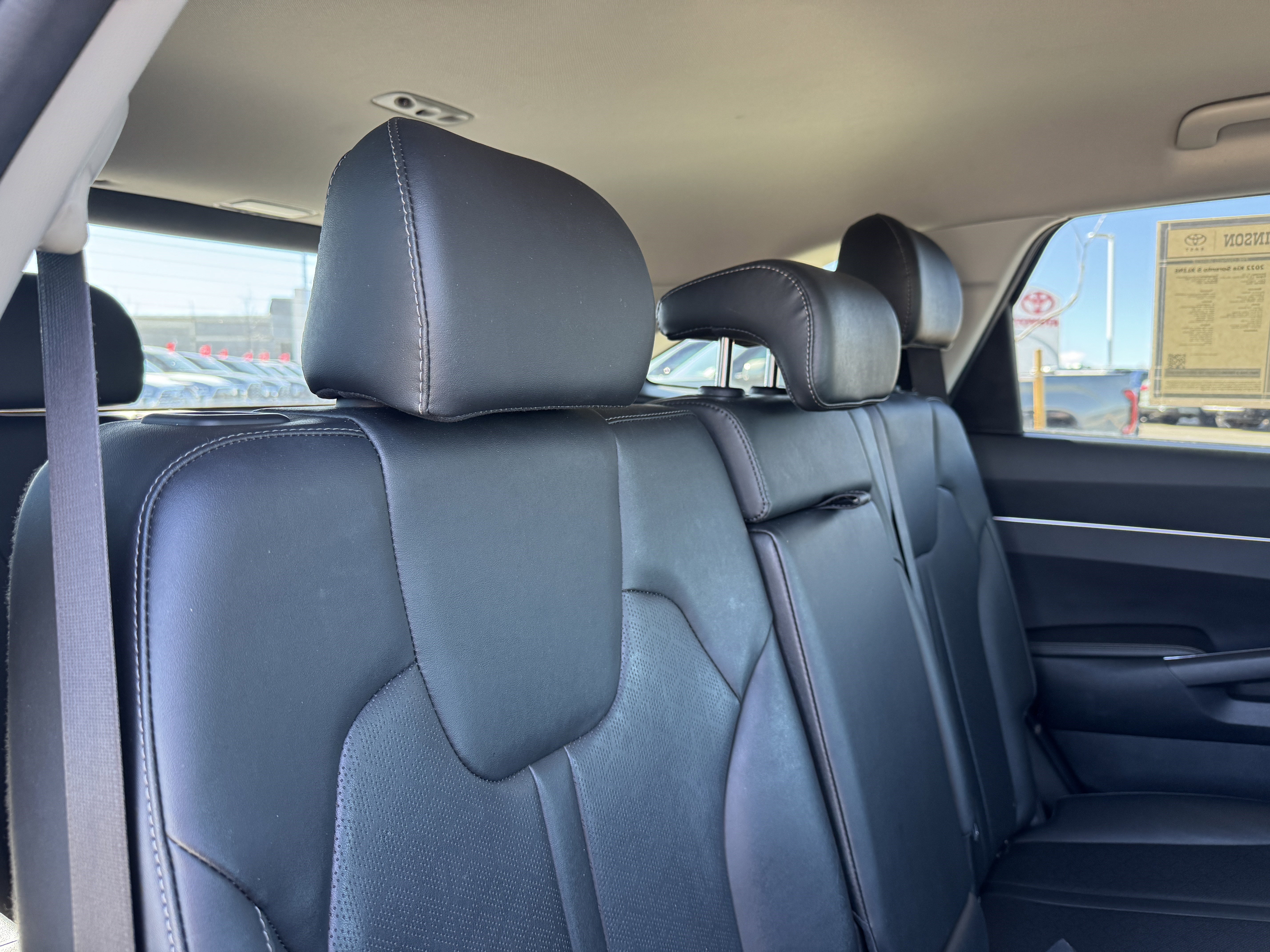 Used 2022 Kia Sorento S image 18