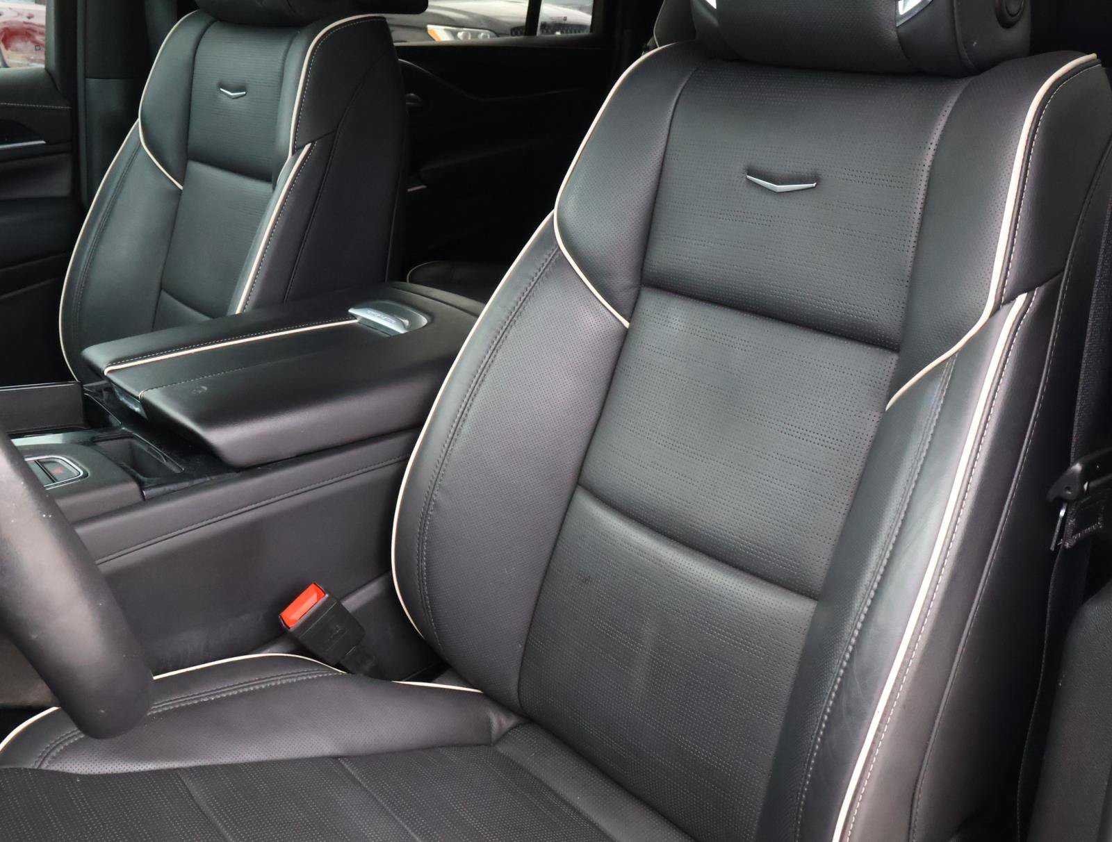 Used 2024 Cadillac Escalade ESV Sport w/ Touring Package AWD/4WD image 19