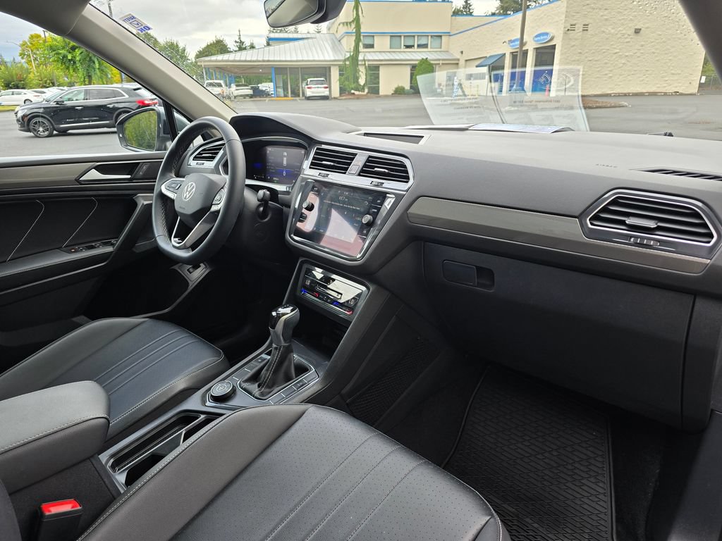 Used 2022 Volkswagen Tiguan SE AWD/4WD image 5