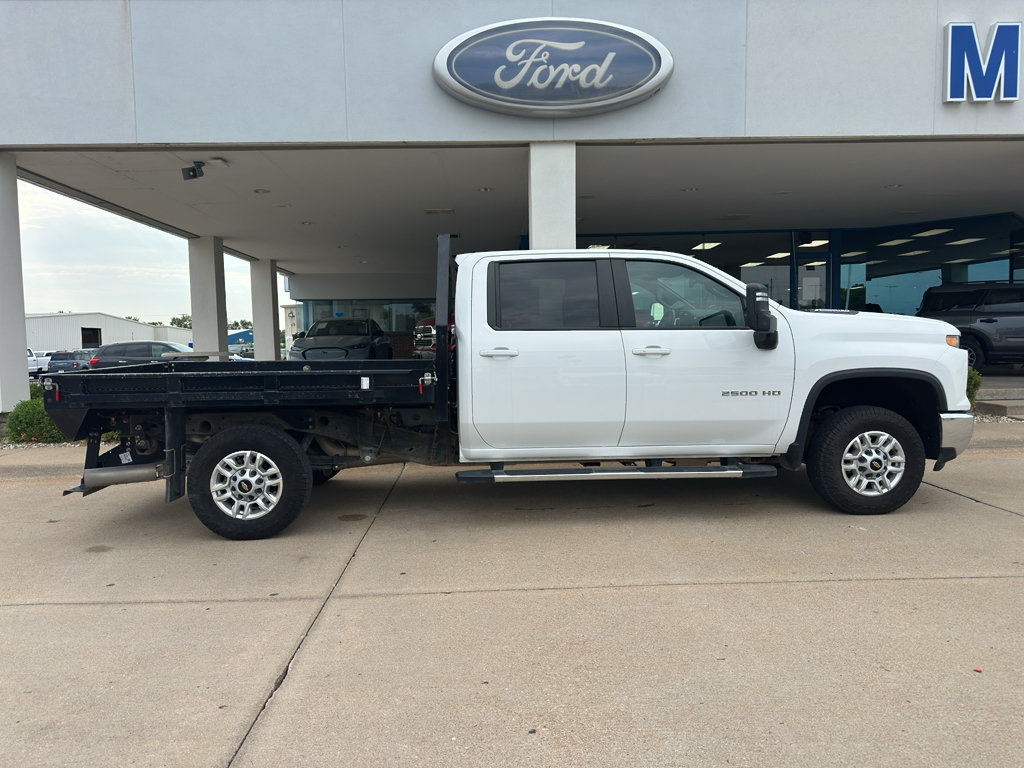 Used 2025 Chevrolet Silverado 2500 LT w/ Convenience Package AWD/4WD image 3