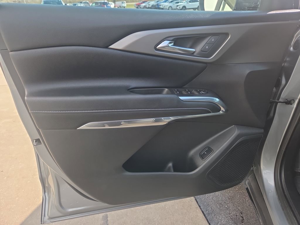 Certified 2025 Chevrolet Traverse LT w/ Sun and Wheel Package AWD/4WD image 28
