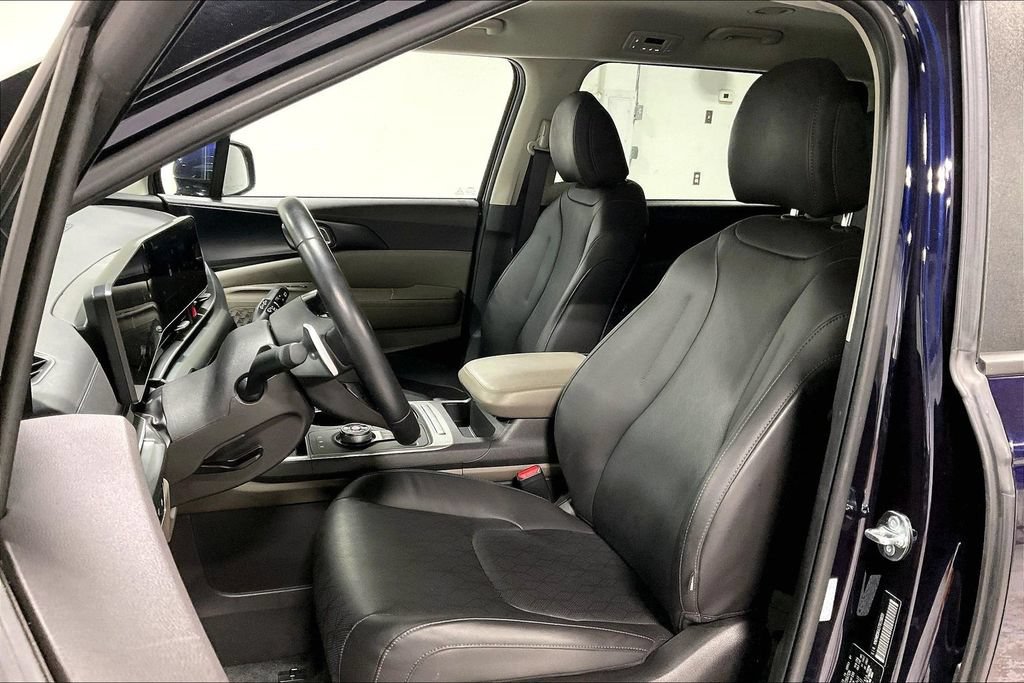 Used 2026 Kia Carnival LXS FWD image 31